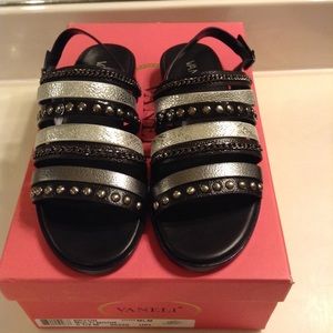 Vaneli black/gray/silver sandals